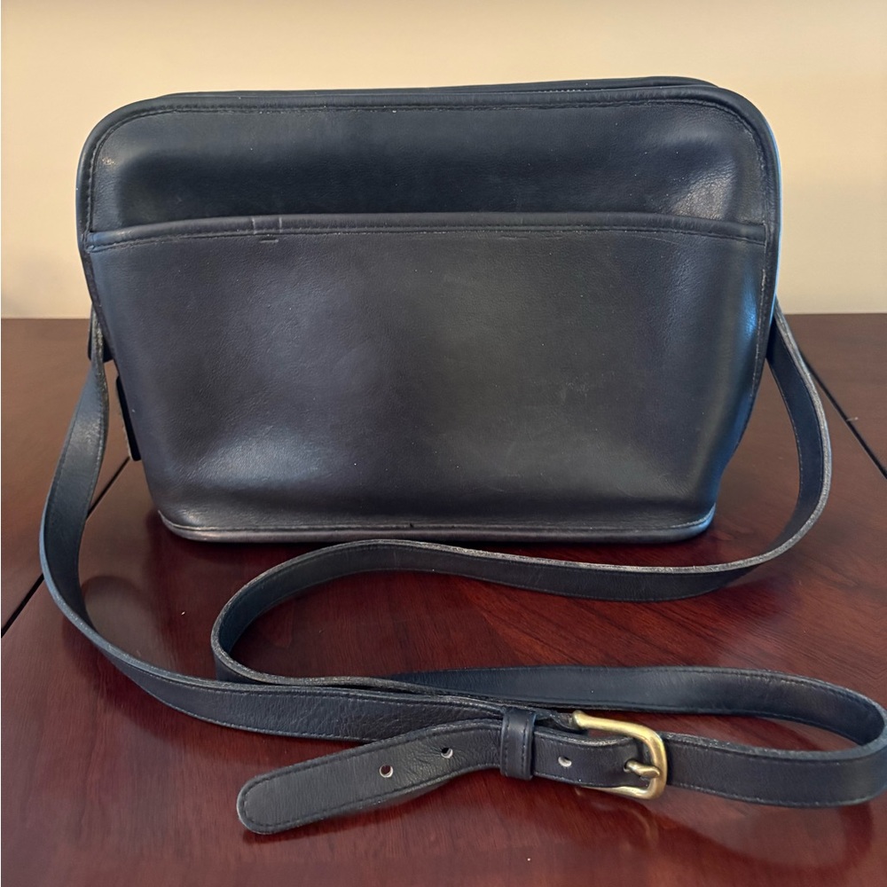 Vintage Coach Black Leather Shoulder Bag
